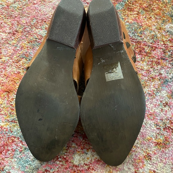 N.Y.L.A. Western Block Heel Ankle Bootie - Picture 5 of 6